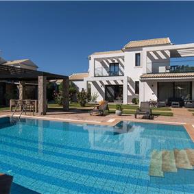 4 bedroom villa with pool, Chalikounas, sleeps 8